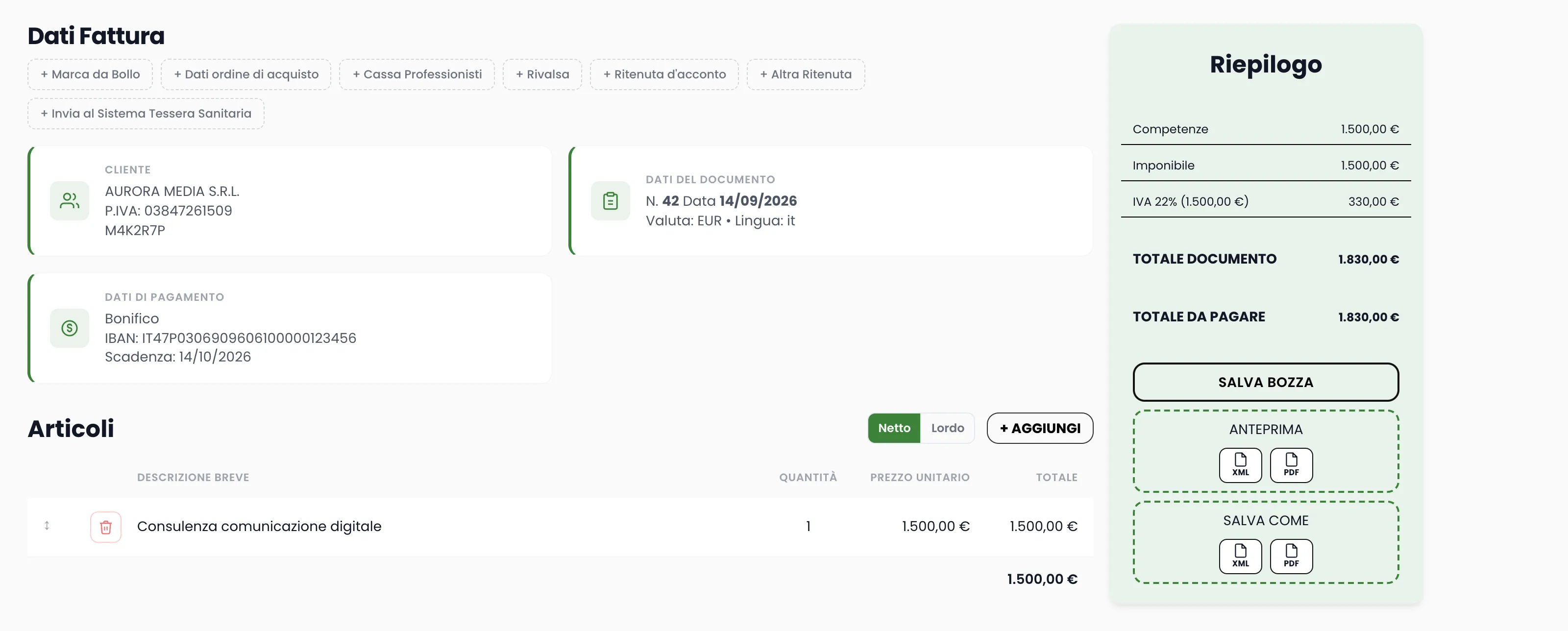 Editor fattura di FatturaSmart: dati del cliente, righe del documento e riepilogo con imponibile, IVA e totale